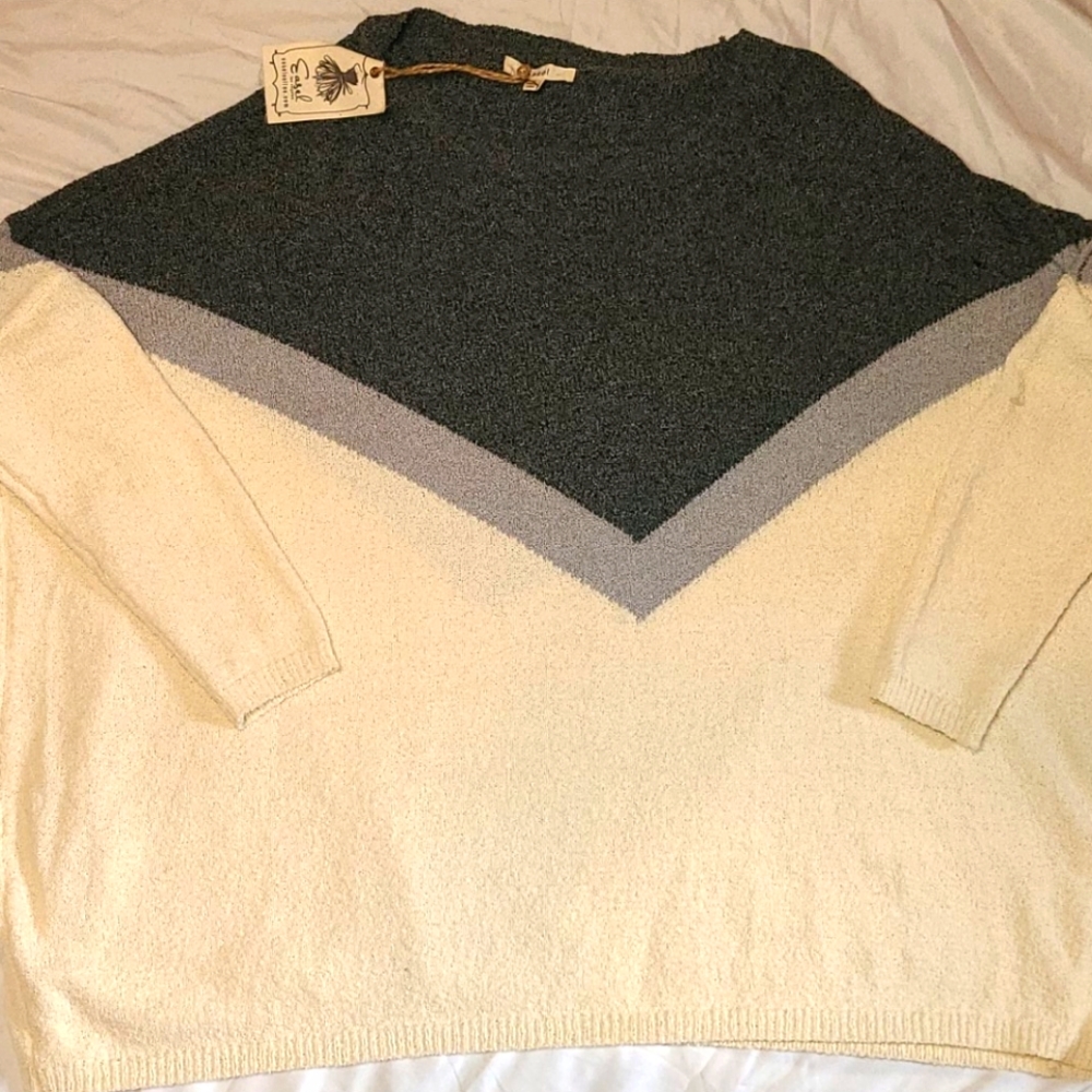 Easel grey and off over sized white sweater